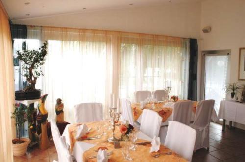 Hotel Adler Aichelberg  Екстер'єр фото